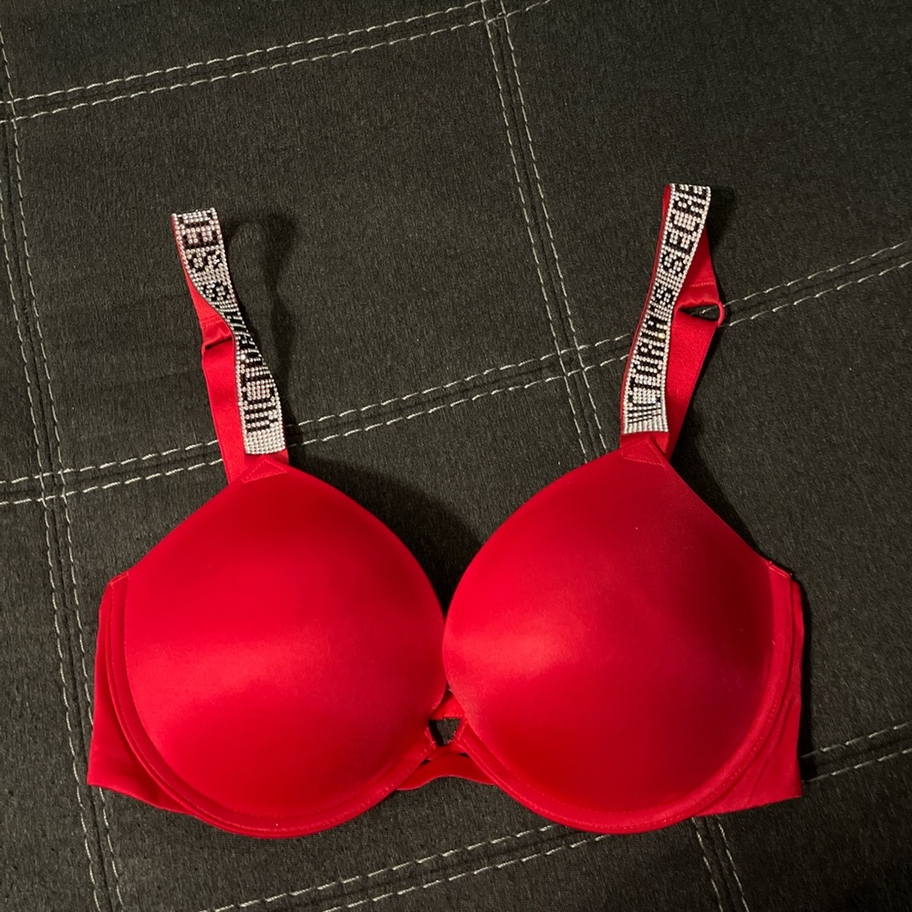Red Victoria's Secret push-up bra with shine strap BRAND NEW